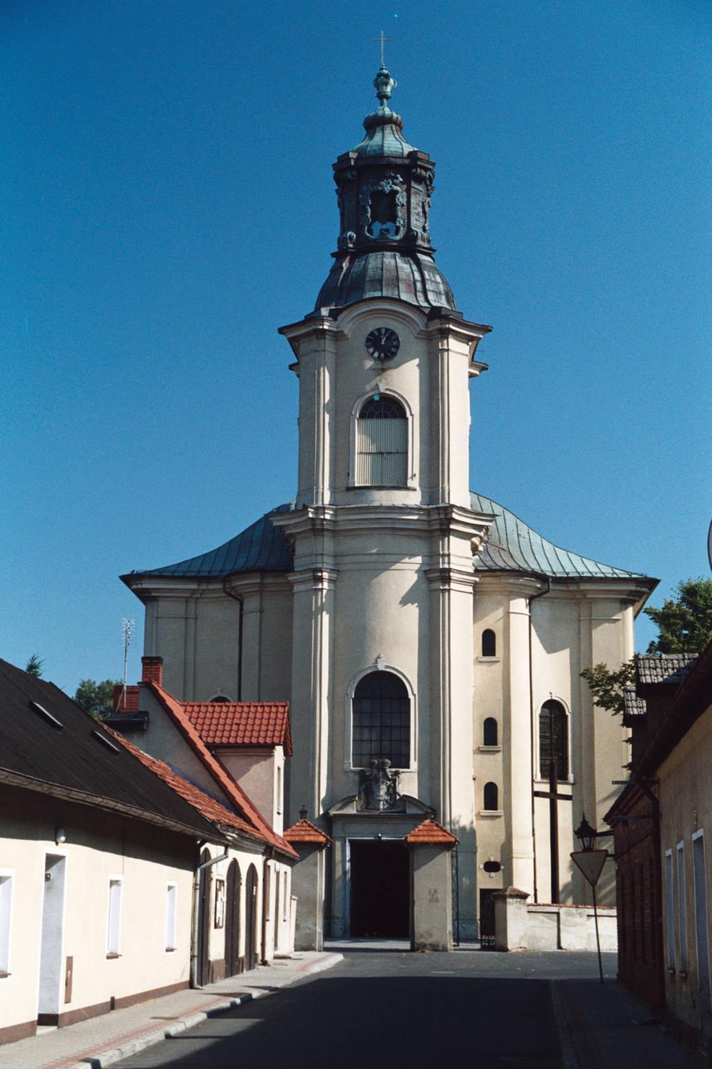 Kościół w Rydzynie pw. św. Stanisława Biskupa Późnobarokowy kościół św. Stanisława zbudowany w latach 1746 1751 według projektu K.M. Frantza. Obecny wystrój klasycystyczny wnętrza, wykonany przez I.