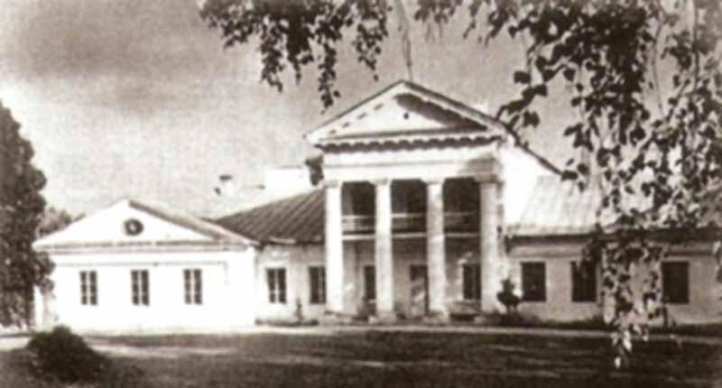 aadwór w Duksztach (Litwa) zbud. w 1820 r. dla Biegańskich.