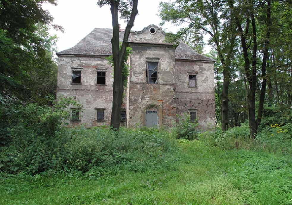 XVI-wieczny renesansowy dwór w Graboszycach (małopolskie).