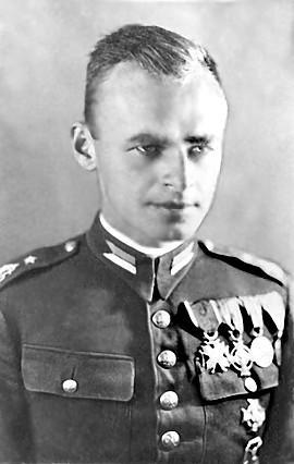 Witold Pilecki (1901-1948) 1940-1943 więzień obozu w Auschwitz do którego trafił dobrowolnie, w celu zdobycia informacji na temat traktowania więźniów przez Niemców.